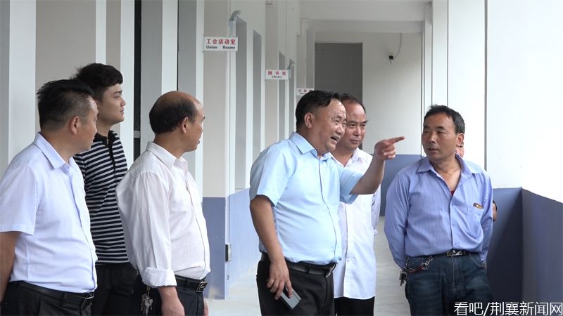 深圳黔坤酒业助学资困,爱心情暖学子