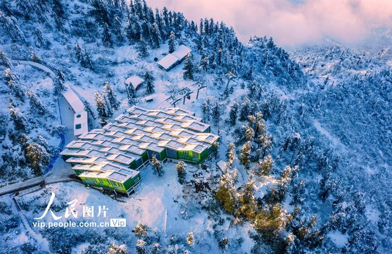 2020年12月23日拍摄的瓦屋山雪景。