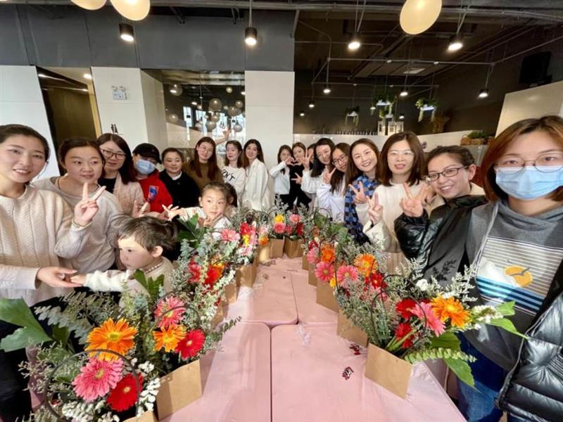 点击图片翻到下一页>> 畅艺人生,幸福女神