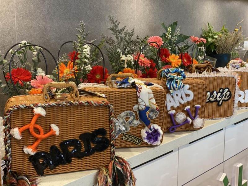 点击图片翻到下一页>> 畅艺人生,幸福女神