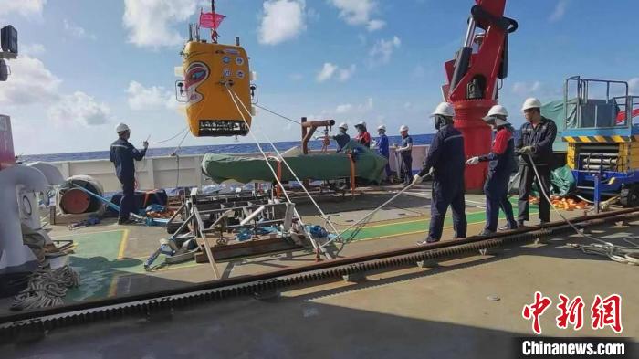 哈工程“悟空”号7709米创中国AUV潜深新纪录