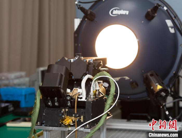 火星矿物光谱分析仪标定测试 上海技物所 供图
