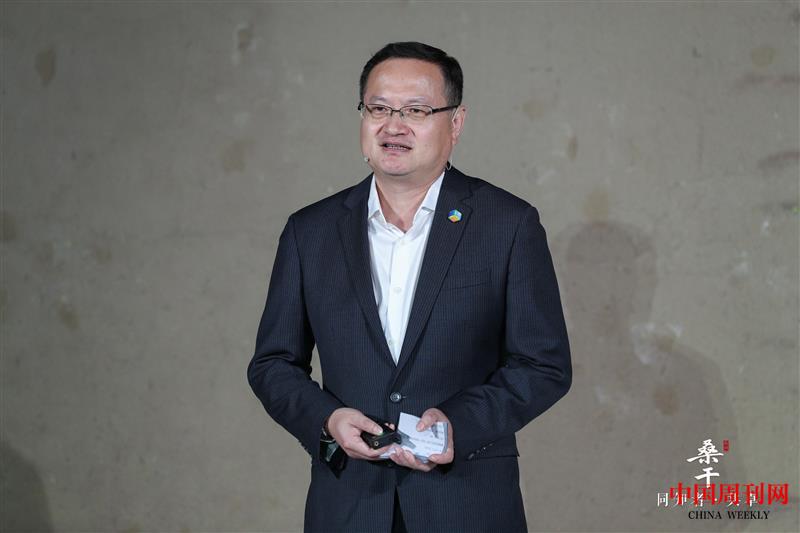 中粮长城酒庄酒管理中心副总经理(主持工作)何家馗分享“共卓三部曲”.jpg 中粮长城酒庄酒管理中心副总经理(主持工作)何家馗分享“共卓三部曲”.jpg