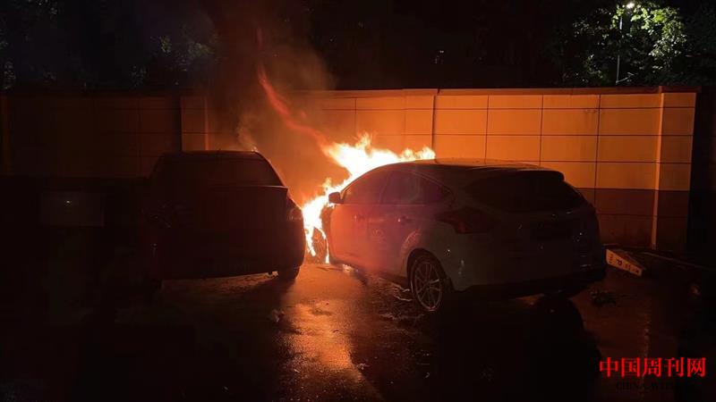 【2】车辆自燃现场.jpg