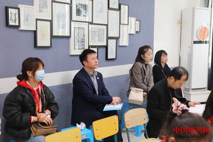 5.家长听课.JPG