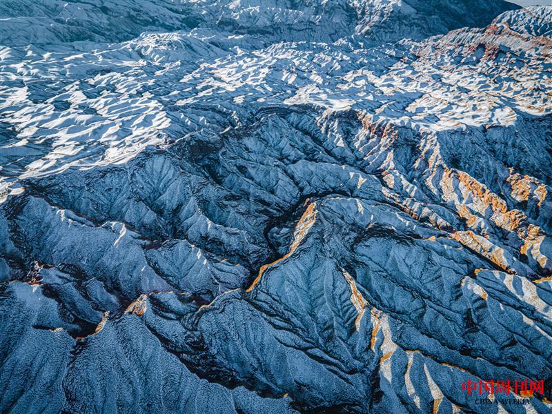 摄图网_501810449_初雪下的甘肃张掖平山湖大峡谷（企业商用）.jpg